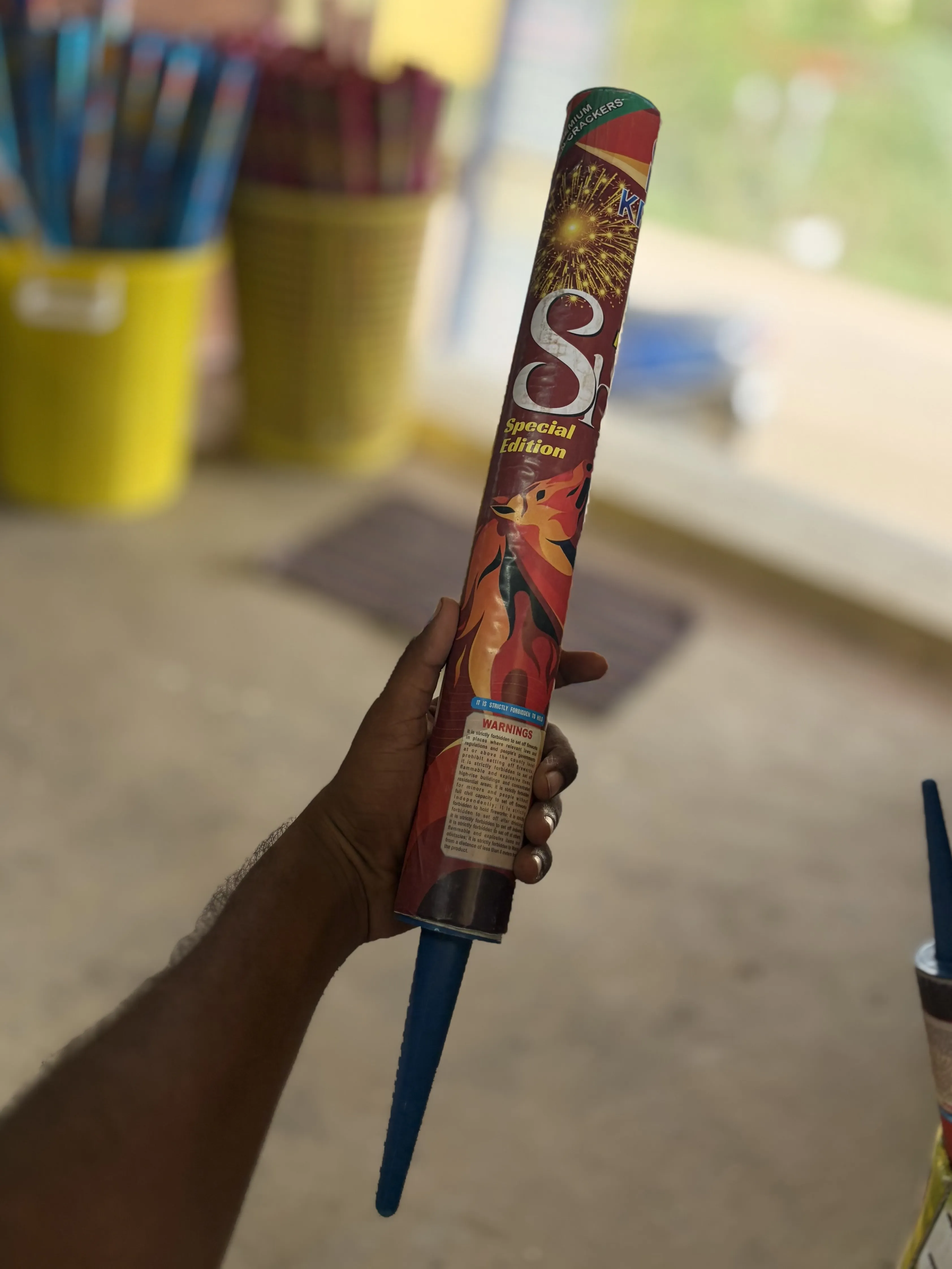 Hand shot - Fancy Novelties | Rohan Crackers Sivakasi